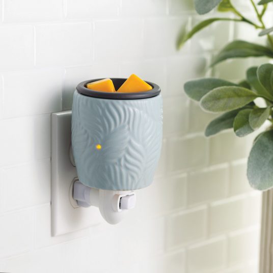 Ocean Palm Pluggable Wax Warmer with Silicone Dish